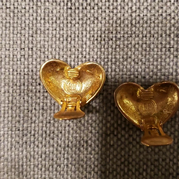 Givenchy gold tone heart earrings - Picture 2 of 4